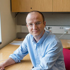 Dr. Ufuk Topcu