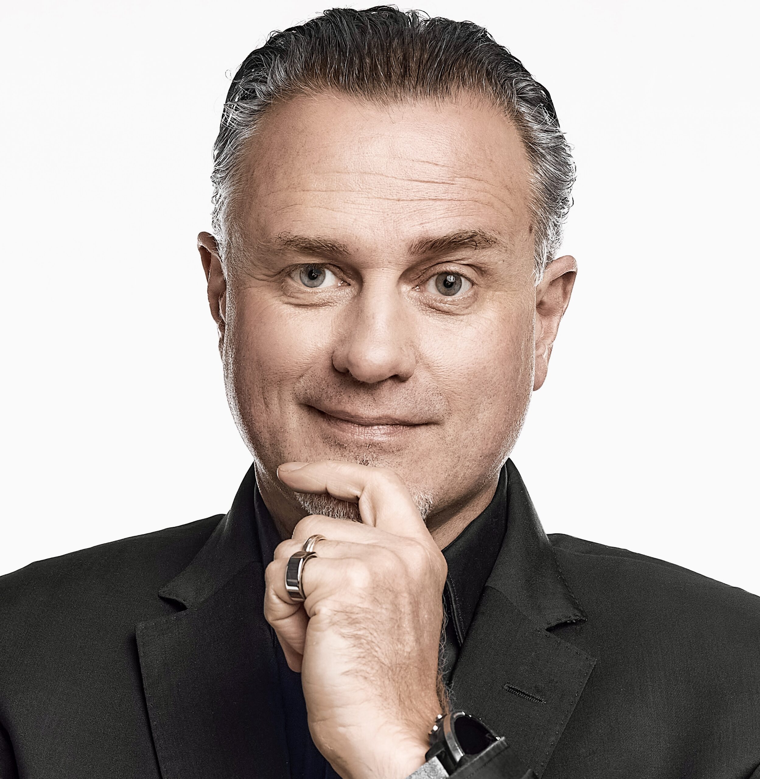 Dr. Olaf Groth